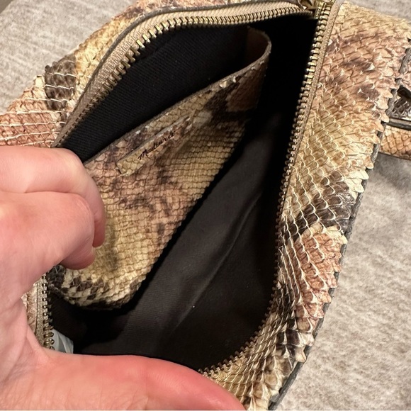 Madewell Leather Embossed Snakeskin Transport Camera Crossbody Bag NWOT #MW1 - Picture 14 of 17